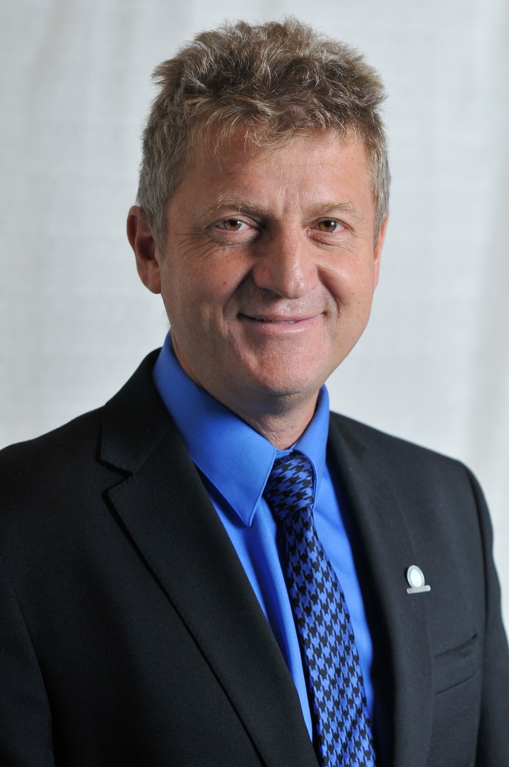 Chris de Virgilio, MD, authored a new book on surgery.